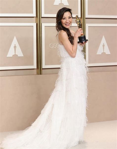 Michelle Yeoh Wins Best Actress at 2023 Oscars – JayneStars.com