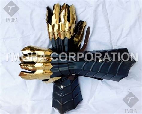 Iron Medieval Wearable Gauntlets / Gloves Armor Medieval Armor Gauntlet ...