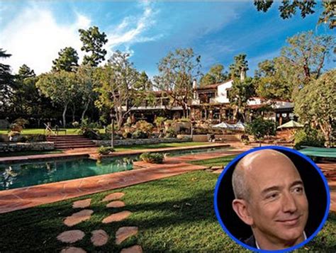 Jeff Bezos 2024: Wife, net worth, tattoos, smoking & body facts - Taddlr