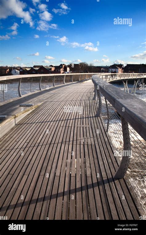 Castleford Footbridge over the River Aire Castleford Yorkshire England Stock Photo - Alamy