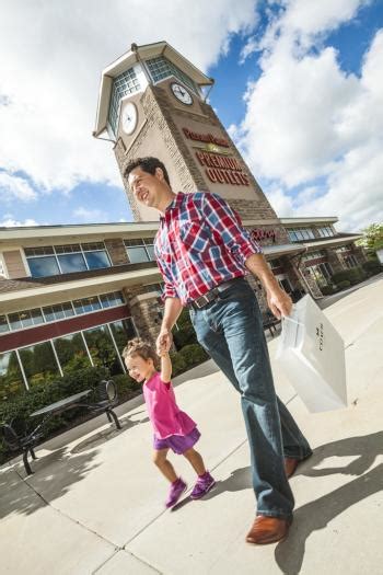 Pleasant Prairie Outlet Mall In Kenosha | Hours & Stores