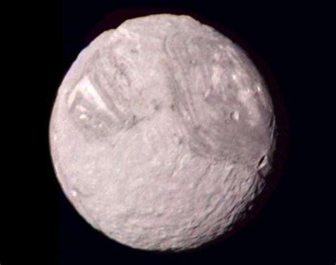 Uranus' "Frankenstein moon" Miranda