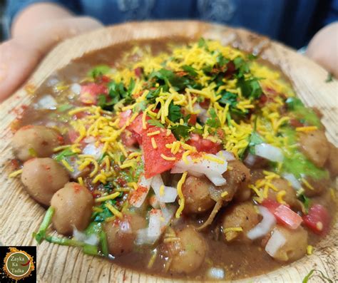 Chole Aloo Tikki Chaat | Delhi Ki Street Style Chaat - Zayka Ka Tadka