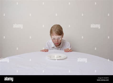 The marshmallow experiment Stock Photo - Alamy