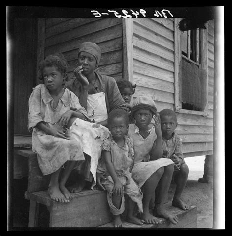 Dorothea Lange: “Portraits” (1935 – 1939) – AMERICAN SUBURB X