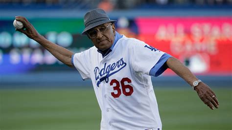 Dodgers legend Don Newcombe collapses after news conference - ABC7 Los ...