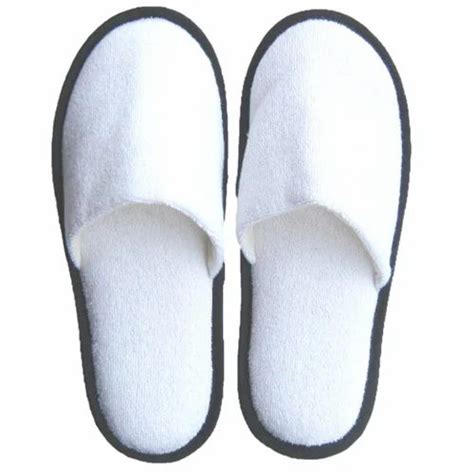 Disposable Slippers at best price in New Delhi by Chitra Enterprises | ID: 12626520130