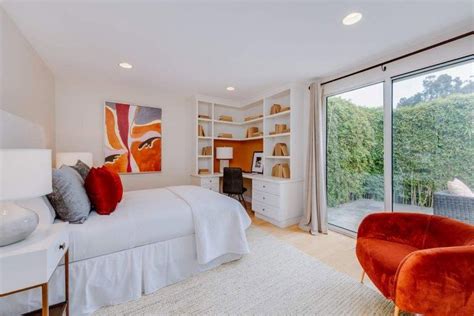 Taylor Swift's gorgeous Beverly Hills home is on the market – take a look | HELLO!