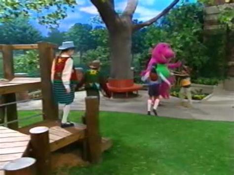 Kids say "Barney!" the sound clip is taken from "Howdy, Friends!" - YouTube