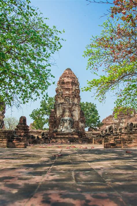 AYUTTHAYA, THAILAND Ruins and Antiques at the Ayutthaya Historical Park ...