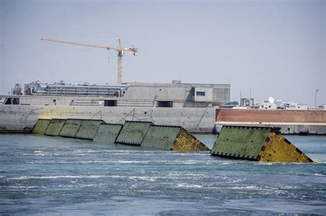 Flood-weary Venice puts 'Moses' inflatable barriers to test