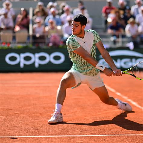 Roland-Garros : le quart de finale Alcaraz-Tsitsipas "fait saliver" Leconte