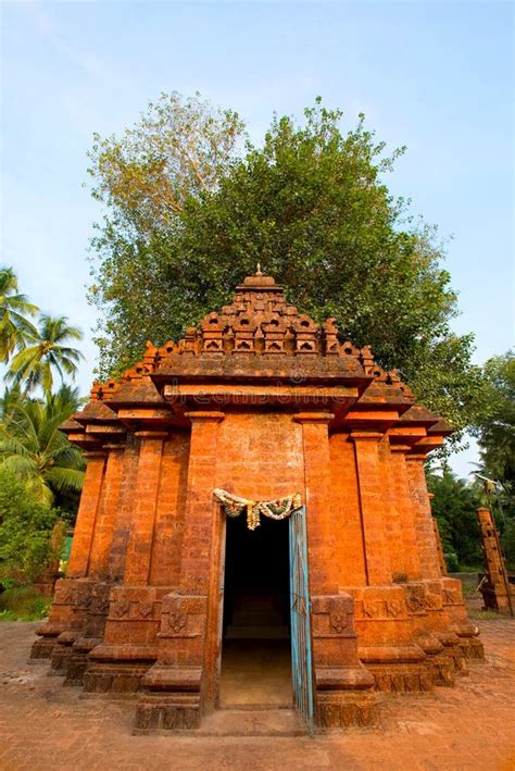 Harihareshwar Temple Facade, Raigad District, Maharashtra Stock Image - Image of brahma, parvati ...