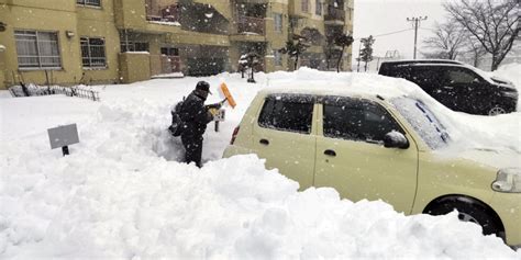 Heavy snow in Japan leaves 17 dead, more than 90 injured | PBS NewsHour