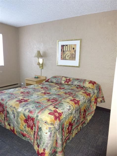 SIOUX FALLS INN - Hotel Reviews (SD)