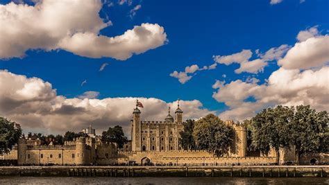 Ghosts of the Tower of London - Londontopia