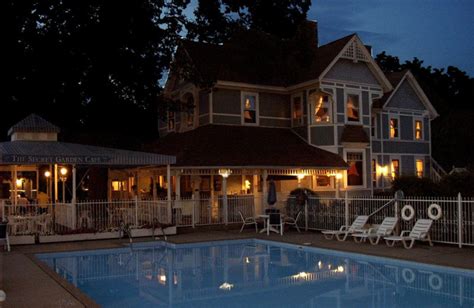 White Rose Bed & Breakfast Inn (Wisconsin Dells, WI) - Resort Reviews ...