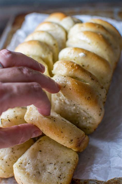 garlic butter pull apart bread | Frozen bread dough recipes, Bread ...