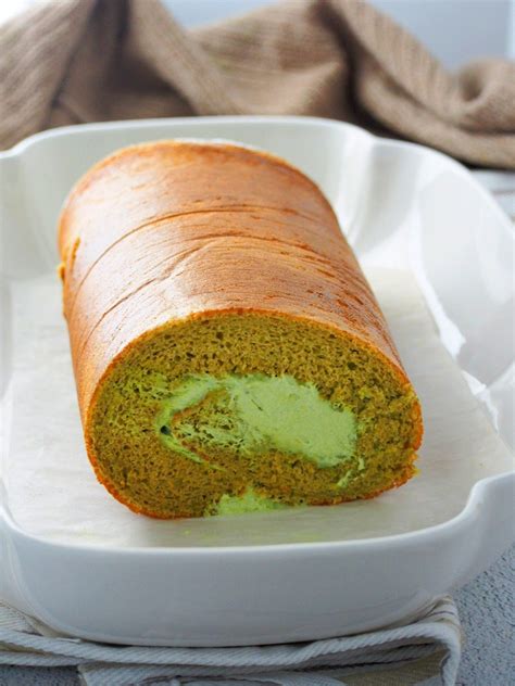 Matcha Roll Cake - Woman Scribbles