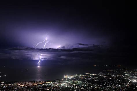 Lake Maracaibo in Venezuela - Lightning strikes - Pictures - CBS News