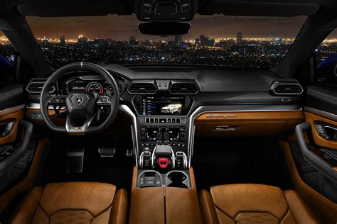 Photo Lamborghini Urus Interieur / Exterieur année: 2018