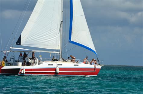 Hannibal Stingray City Charters - Grand Cayman Cruise Excursions