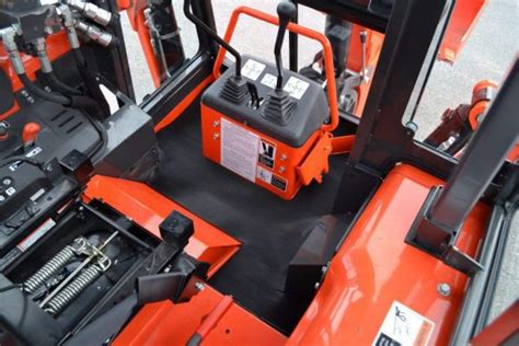 Kubota L47 TLB Premium Cab - Curtis Industries