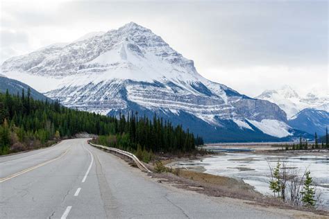 What to see on the Icefields Parkway in Jasper National Park, Canada