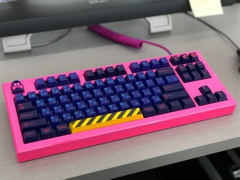 It’s Pink Keyboard Friday! : MechanicalKeyboards | Teclado, Accesorios ...