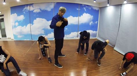 Oddness/Weirdness: EXO Releases Official Growl Dance Practice Vids, I ...