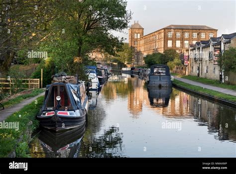 Skipton canal basin hi-res stock photography and images - Alamy