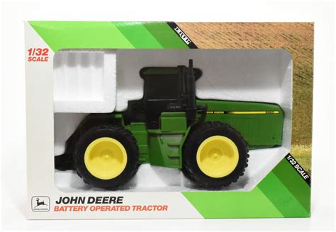 1/32 John Deere 8960 Battery Operated Tractor - Daltons Farm Toys