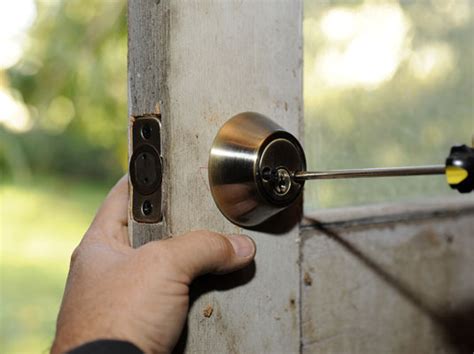 How to Install a Deadbolt Lock - dummies