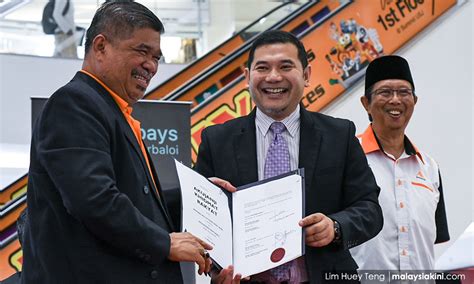 Amanah leader declares just RM900 in bank account