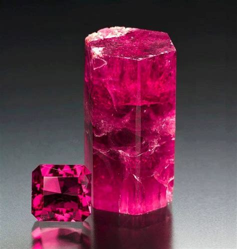 Red Beryl Cystal-Gemstone, from Wah Wah Mountains Beaver Co., Utah ...