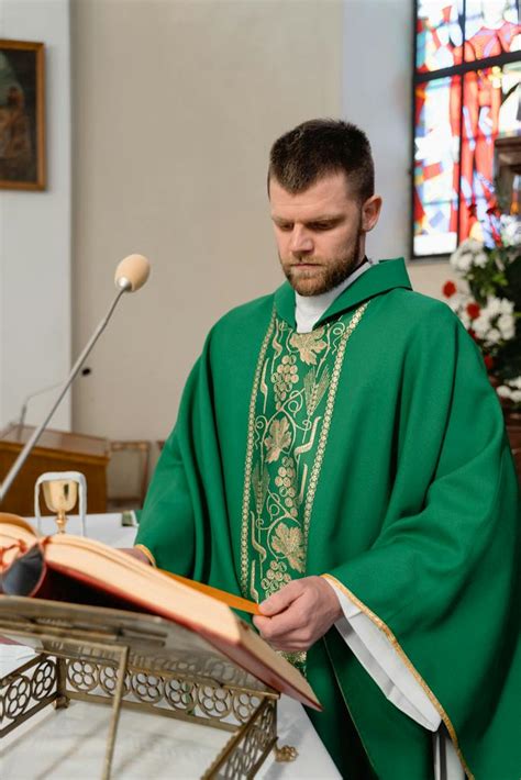 What Is Catholic Mass?Meaning, Rites, And Significance