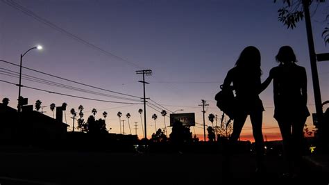 'Tangerine' Review: Sean Baker's Big-Hearted Tale of L.A. Transgender ...