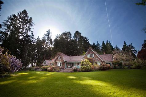 Spotlight: Milner Gardens & Woodland • British Columbia Magazine