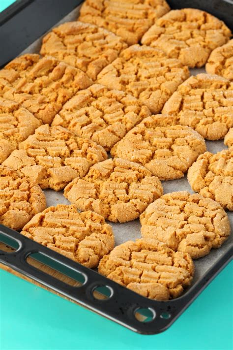 Crunchy Vegan Peanut Butter Cookies - Loving It Vegan