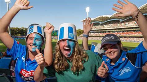 Thousands enjoy New Year’s Eve celebrations across South Australia | The Advertiser