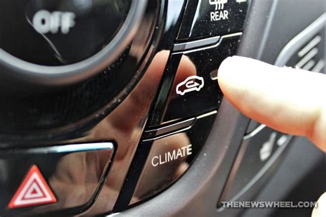 Your Car's Air Conditioning Button Symbols Explained - The News Wheel