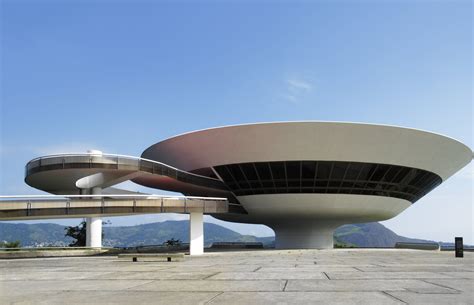 Oscar Niemeyer - Photo Portfolio of Selected Works