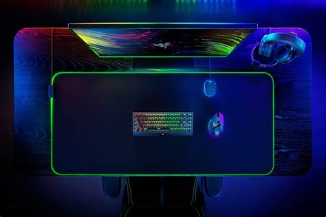 RAZER GOLIATHUS WITH RAZER CHROMA RGB GAMING MOUSE MAT - 3XL (RZ02-02500700-R3M1)