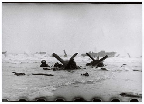 [American soldiers landing on Omaha Beach, D-Day, Normandy, France ...