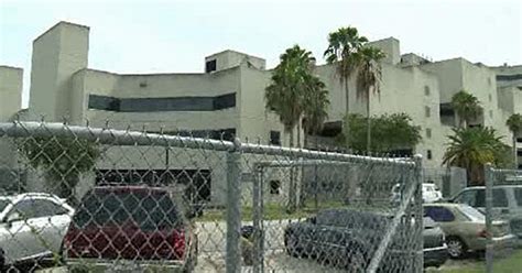 Inmate Found Dead At TGK - CBS Miami