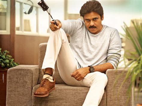 Agnyaathavaasi Box Office Collections: A Huge Opening - Filmibeat