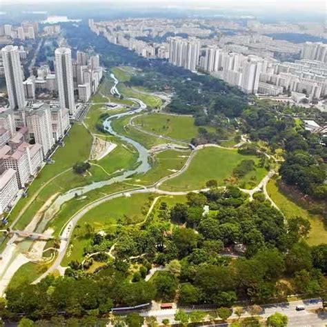 Kallang River Flows Through Singapore’s Bishan Park | Singapore Attractions, Places Of Interest ...