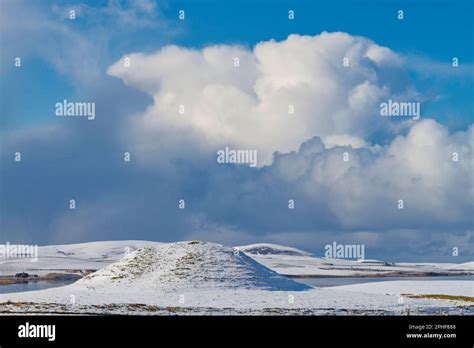 Maeshowe chambered cairn, Orkney Islands Stock Photo - Alamy