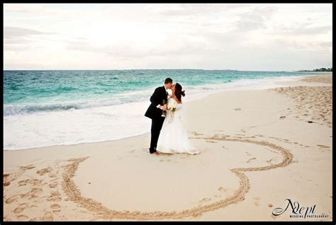 If you got married on the beach this is a must....maybe a honeymoon pic idea #UnlimitedR ...