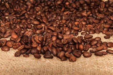 Roasted Coffee Beans 10293602 Stock Photo at Vecteezy